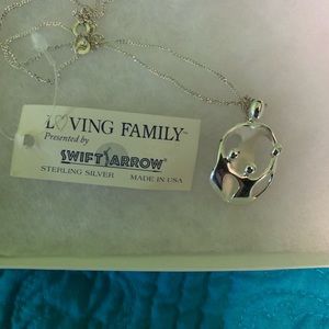 Swift Arrow Loving Family necklace
